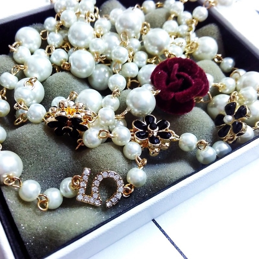 Red camellia designer style pearl necklace